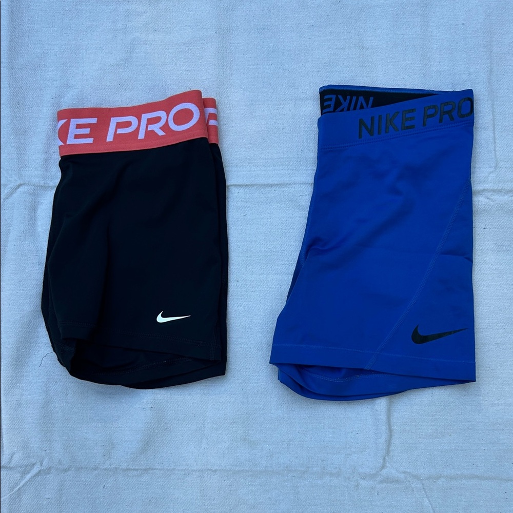 LOT Women’s Nike Pros Shorts